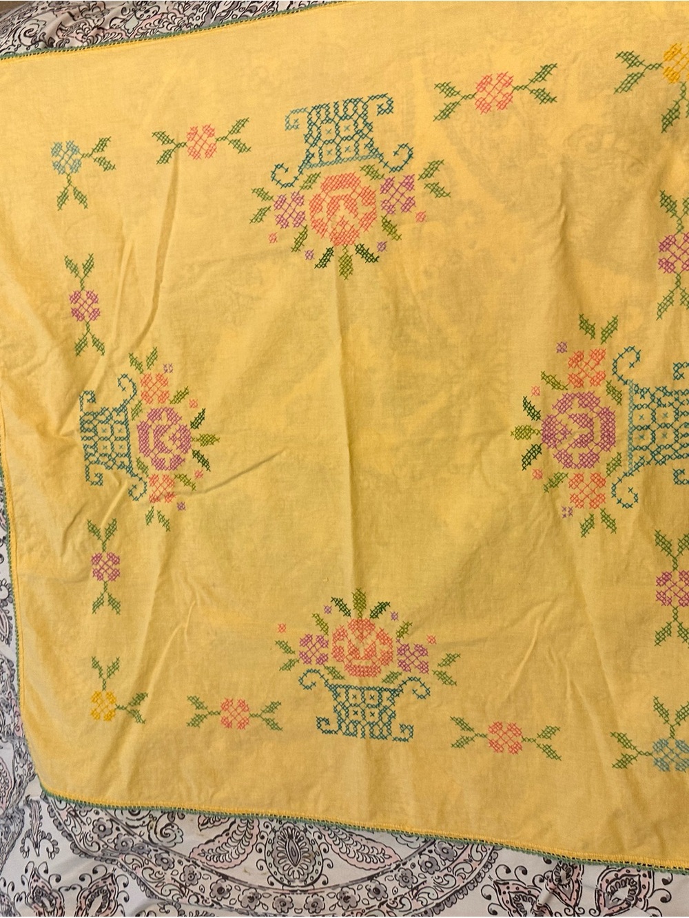 ⭐️ Vintage Yellow Floral Cross-Stitch Cotton Table Cloth Square
